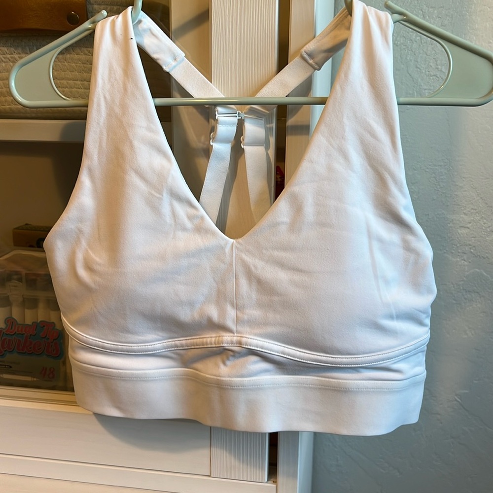 FABLETICS. New without tag. Xl sports bra with back clip for more support